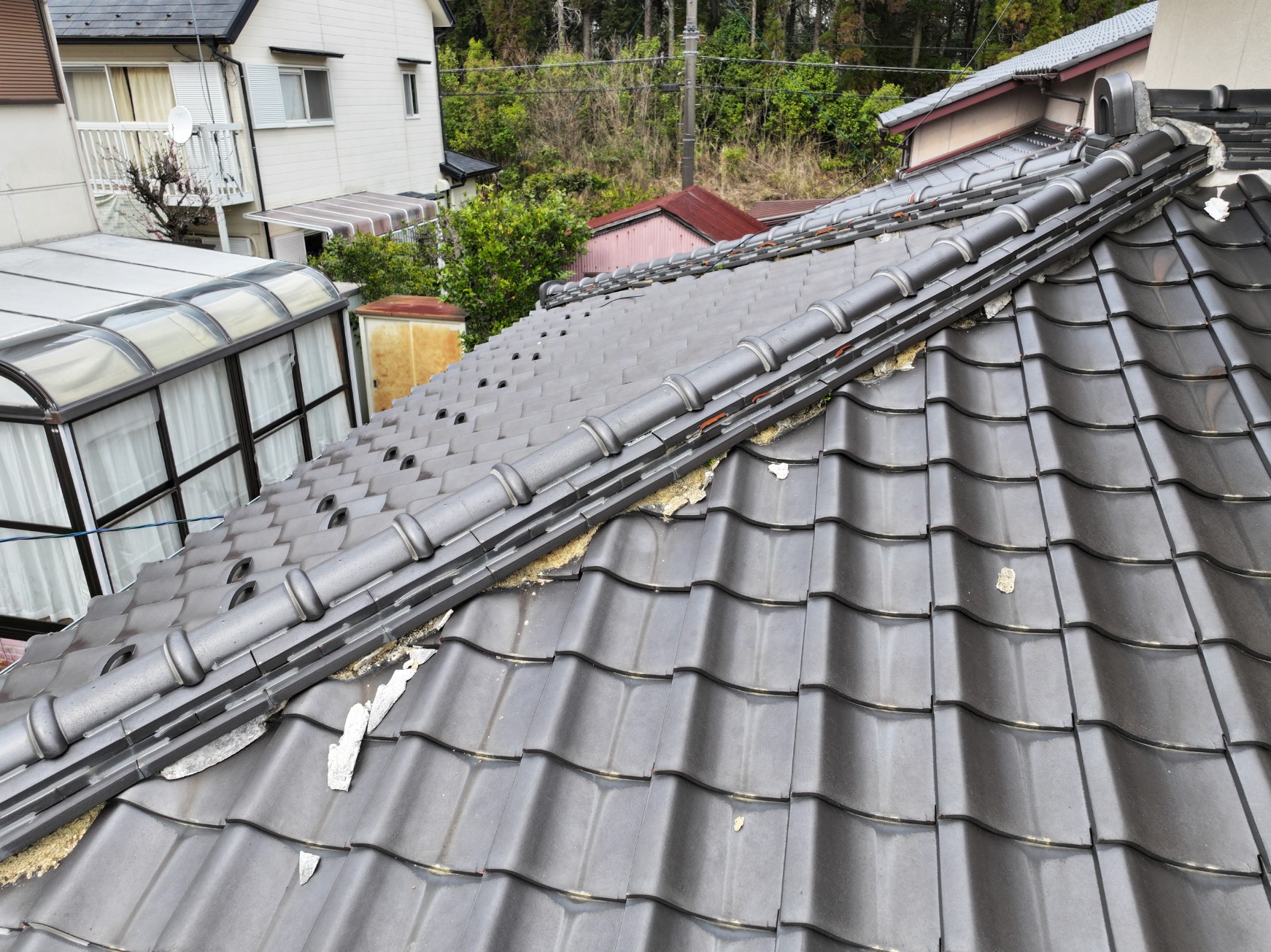 漆喰がはがれている写真