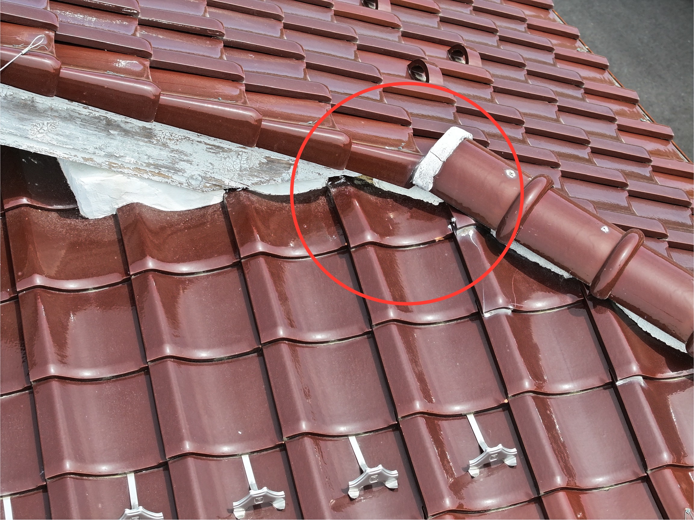 棟のズレている写真