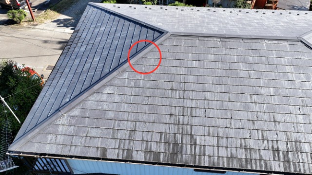 赤坂町　瓦にひび