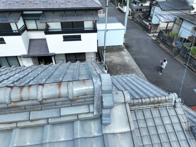 多治見市滝呂町　鬼瓦傾き