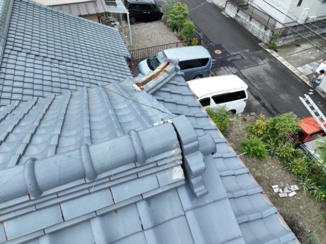 多治見市笠原町　鬼瓦と棟に隙間