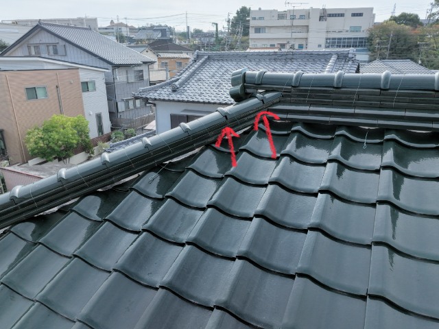 瀬戸市市場町　棟のワイヤー切れ