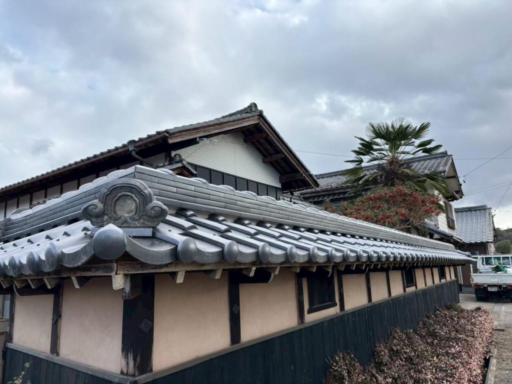 塀瓦葺き替え完成