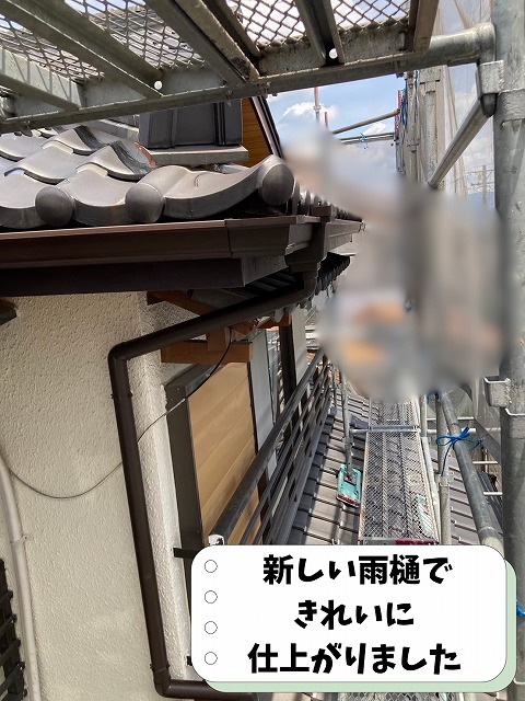 可児市下恵土の住宅で交換した雨樋と竪樋の施工後の様子