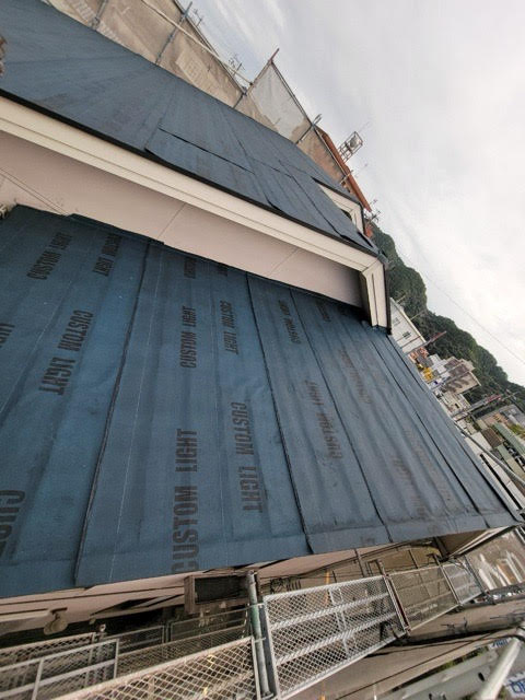 粘着ルーフィング張り