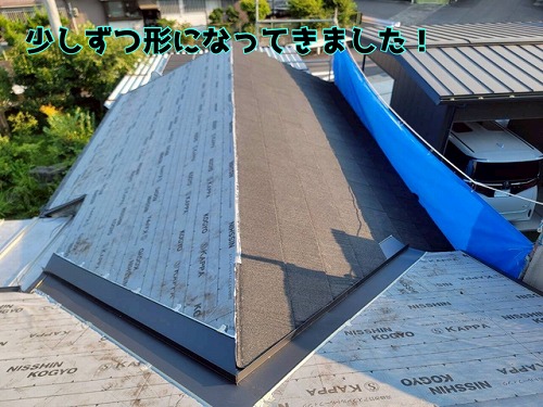 岐阜市加野 本体葺きが順調にすすんでいます