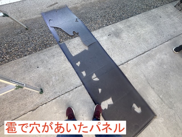 降雹により破損が全体に及んだカーポートパネル