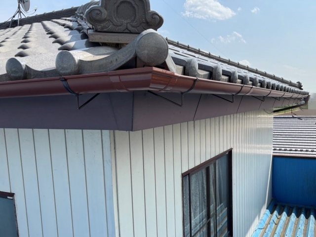 雨樋の部分交換修理が完了した外観1