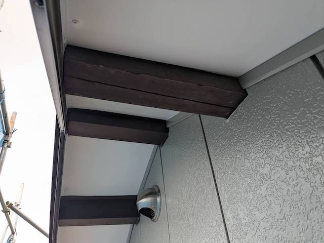 栃木市　化粧梁へ板金巻き　施工前の写真