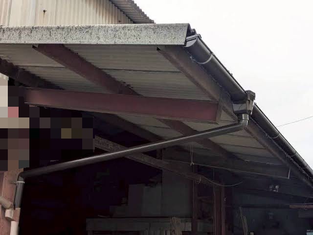 真岡市　倉庫庇屋根の軒雨樋交換　施工後の写真