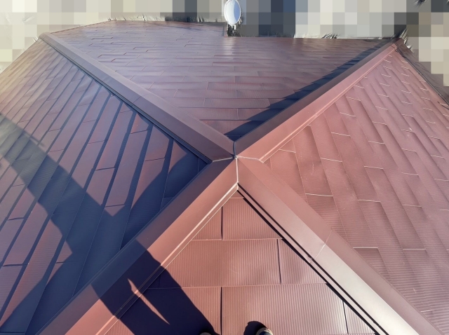 屋根カバー工法完成