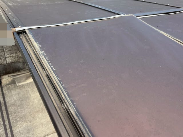 下野市　カーポートのパネルズレ調整・再設置　施工前の写真