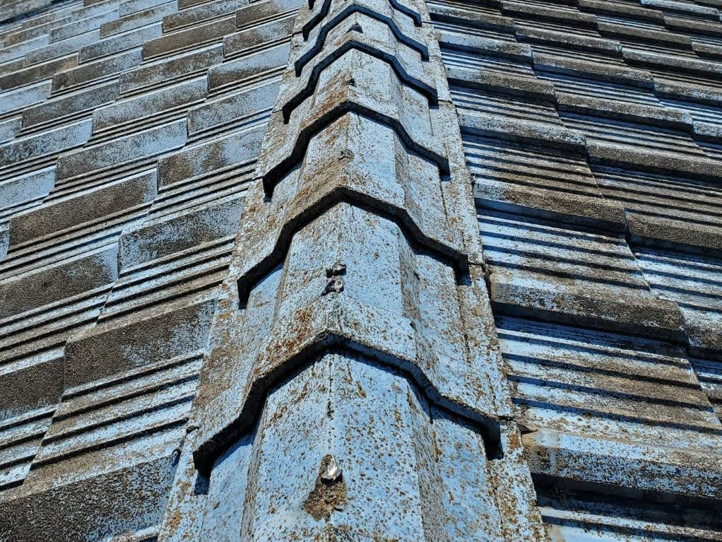 屋根と軒天の施工により雨漏り原因を改善し安心できる状態になりました