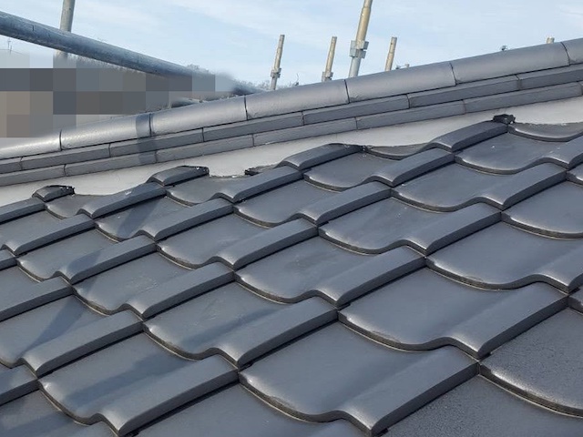 小山市　飛込み業者による間違った施工例　他現場の漆喰の写真