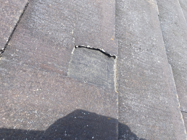 コロニアルNEOのひび割れや欠け1