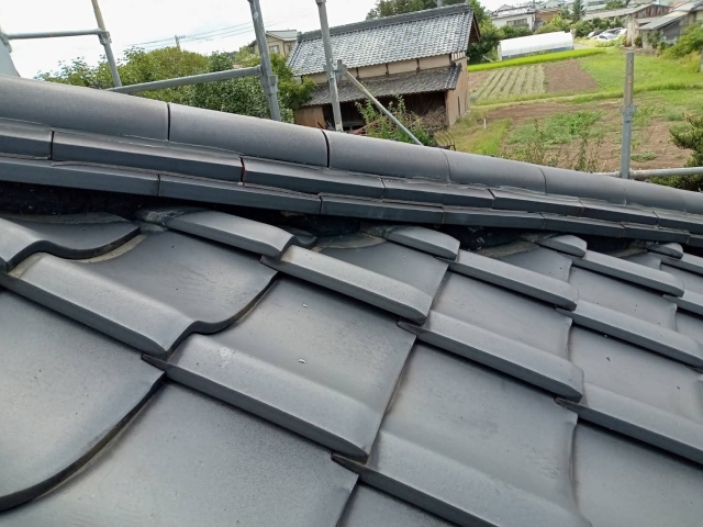 古い漆喰を撤去1