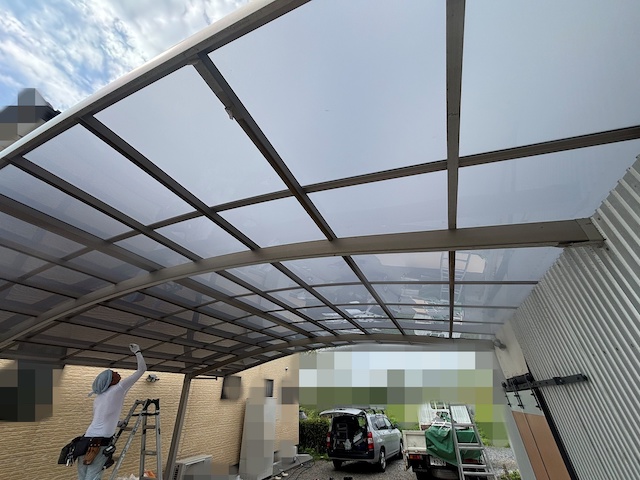 小山市　ポリカーボネート製パネルへのカーポート屋根交換　施工後の写真