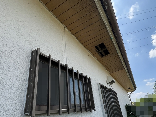 プリント合板による軒天増し張り1