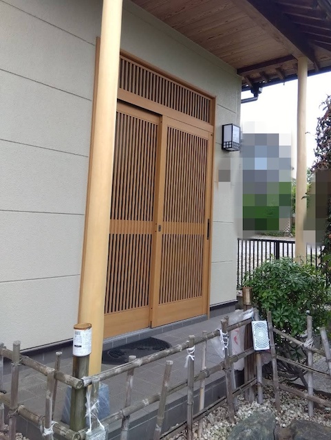 交換が完了した小山市の玄関ポーチ柱