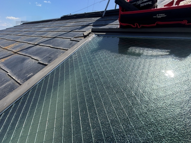 シーリング材で雨水の浸入する隙間を埋める