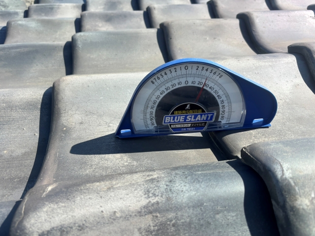 凍て割れは葺き替えのサイン