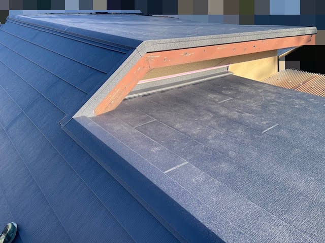 栃木市　スーパーガルテクトで屋根カバー　施工後の写真