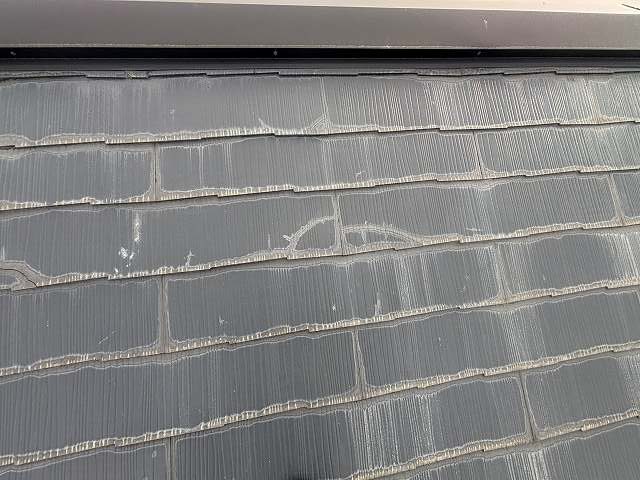 築39年のひび割れが無数に発生していた化粧スレート屋根