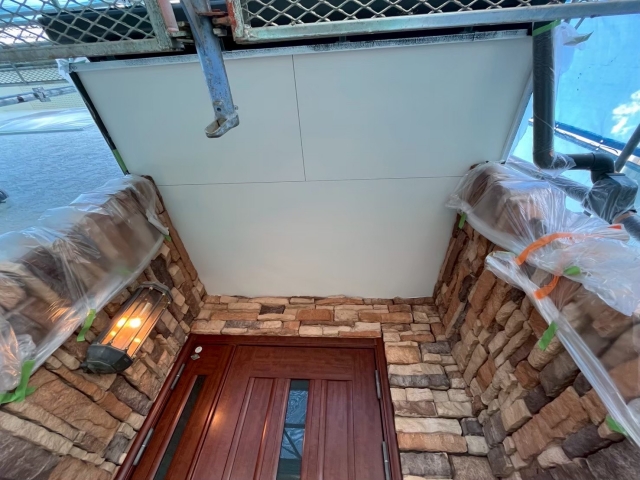 塗料付着を防ぐため養生します