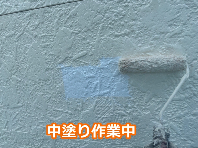 中塗り作業中