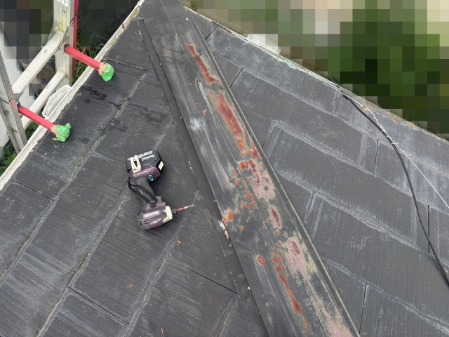 ビスで固定した応急処置後の様子