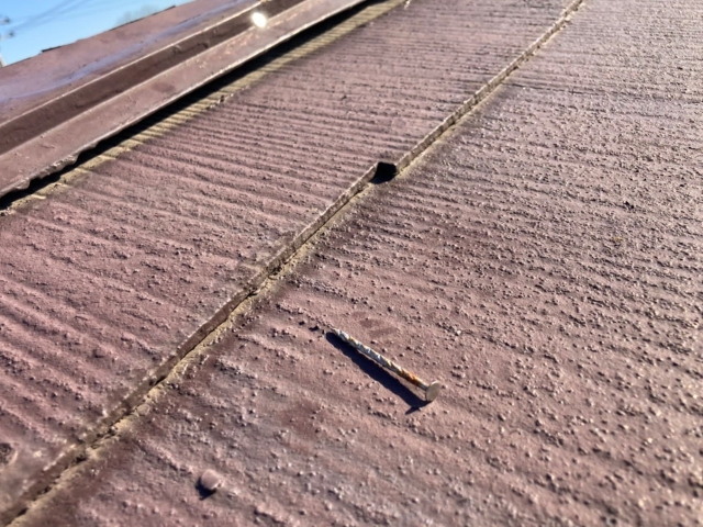 錆びてスクリュー部がなめた釘