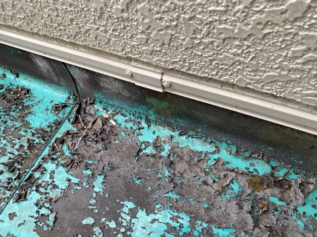 ベランダ立ち上がり部シート防水の経年劣化