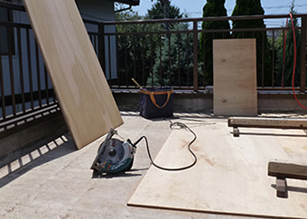 ベランダの木下地工事施行中