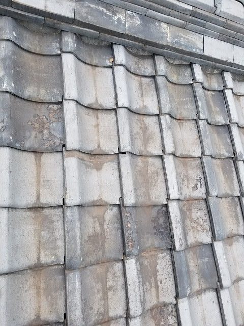 加古川市 棟際で目立つ瓦の段差と不揃い