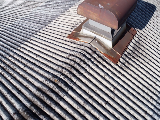 加古川市　工場　スレート屋根　換気フード