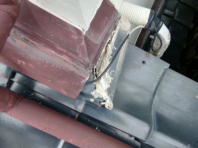 取り合い部の充填材と不自然な納まり