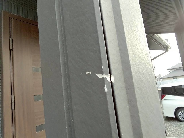 姫路市　玄関ポーチ外壁の傷