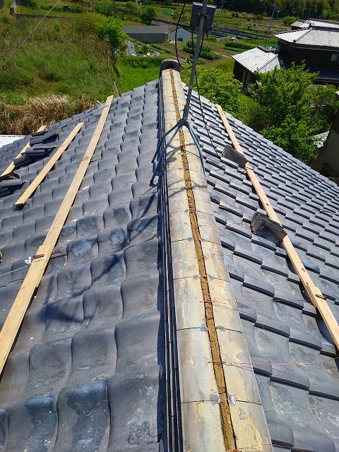 加古川市　屋根補修　芯土の整形