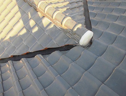 加古川市 谷板金修理 棟端の仕上げ