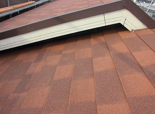 加古川市　屋根カバー工事　取り合い部の納まり