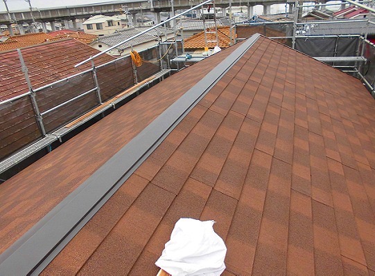 加古川市　屋根カバー工事　大棟包みの取り付け