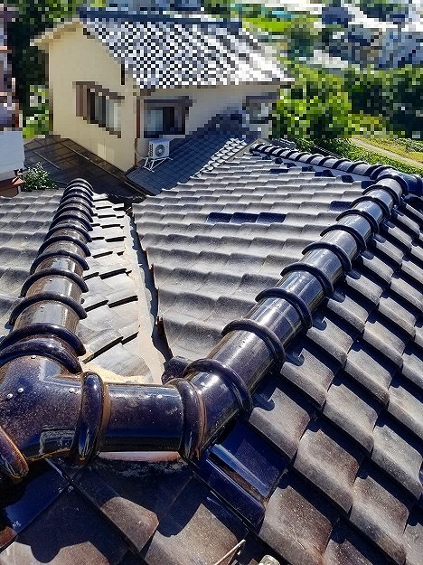 加古川市　棟積み替え（丸瓦一発仕上げ）　棟瓦施工完了間近