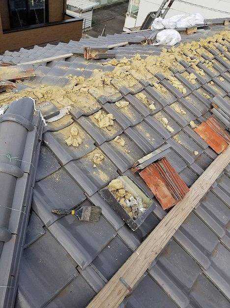 明石市　施工事例　棟　熨斗　釉薬瓦　既存棟瓦の取り外し