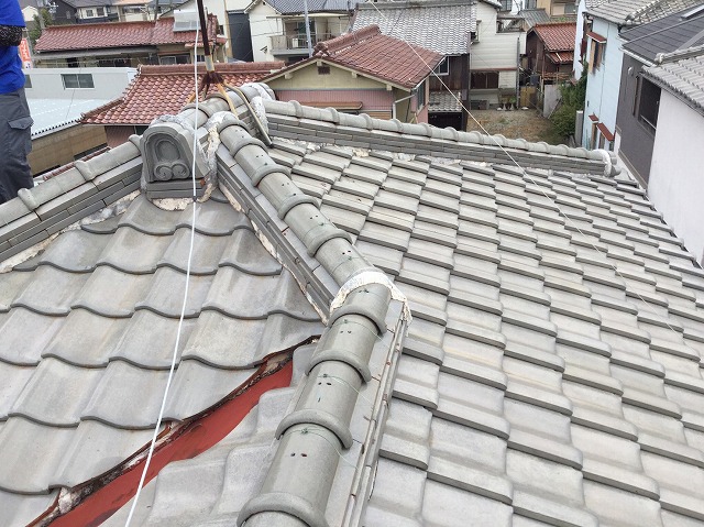 屋根全体の納まりと谷位置の把握