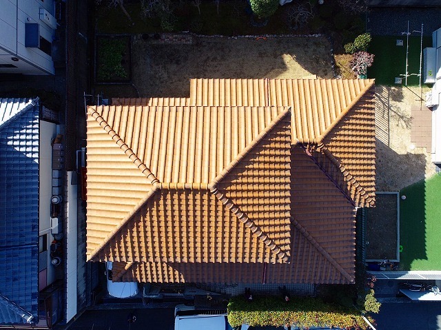 加古川市 棟積み替え(丸瓦一発仕上げ) 施工前の屋根全景