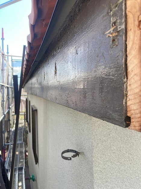姫路市 鼻隠しの状態が見えるまで撤去し、下地を確認
