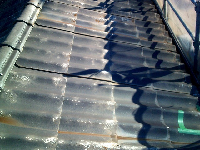 加古川市　屋根葺き替え　面のうねり