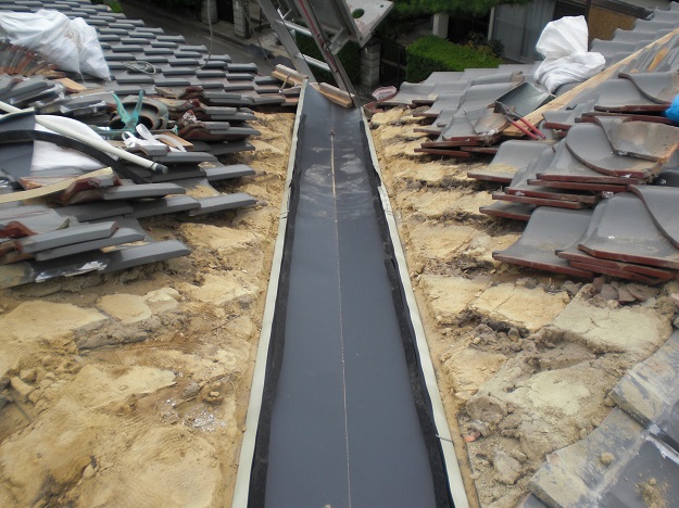 明石市　既存谷撤去　新設中