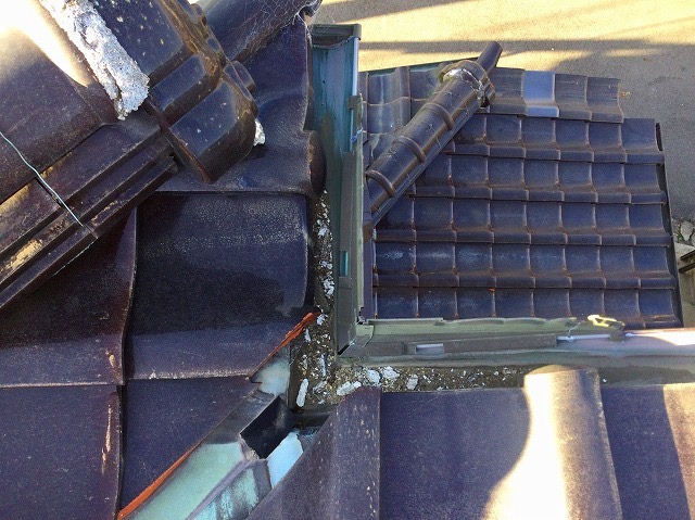 加古川市　屋根補修工事　取り合い部の不具合