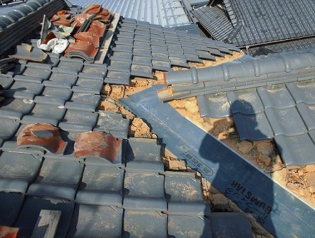 加古川市 谷板金修理 防水紙(ルーフィング)敷設